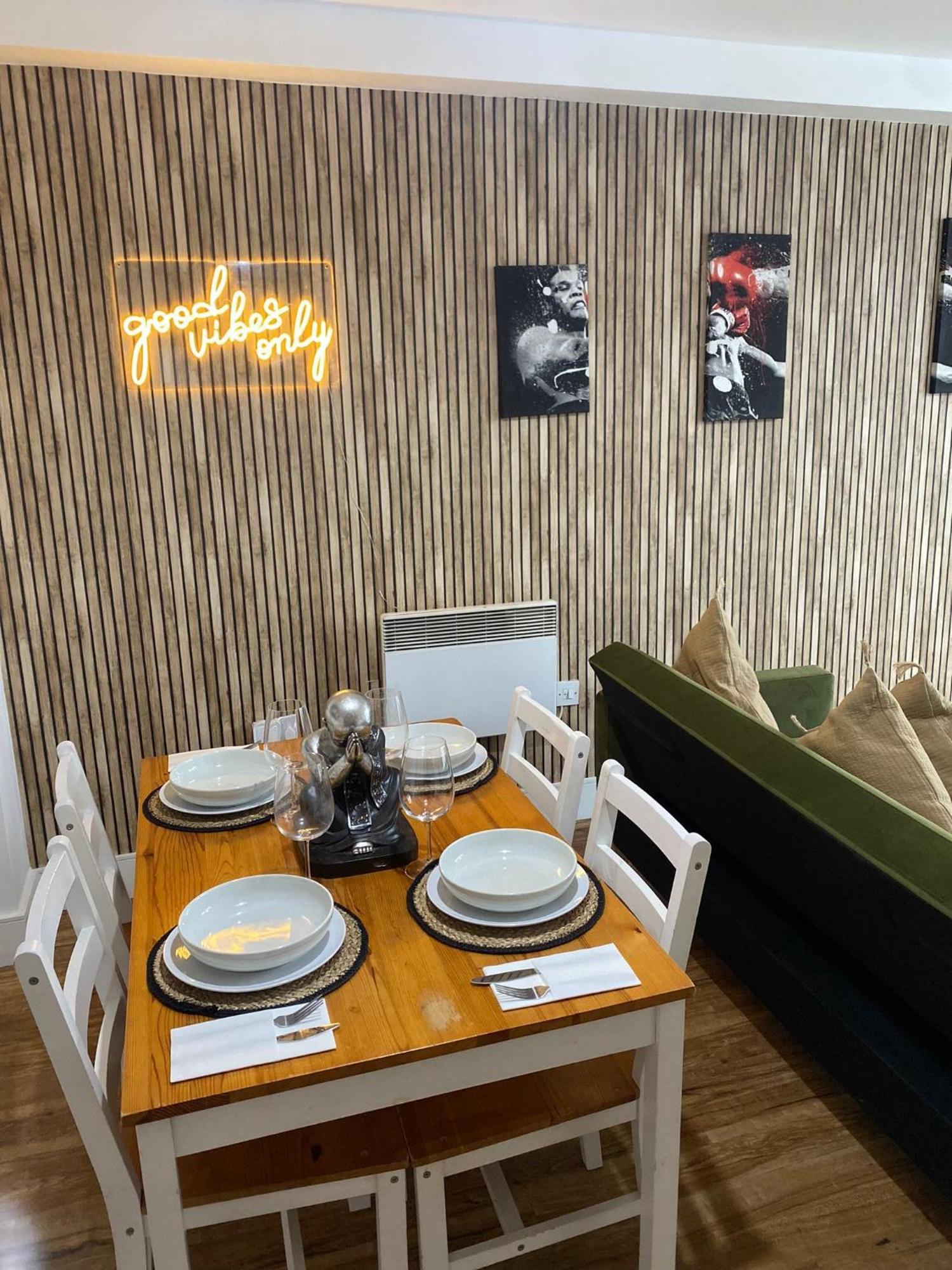 Pleasant Stay Apart Liverpool Buitenkant foto